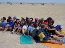 yoga du rire sur la plage