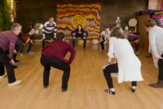 CentreDeYogaSruthi-YogaDuRire-MarionBouillon-1 CentreDeYogaSruthi-YogaDuRire-MarionBouillon-1